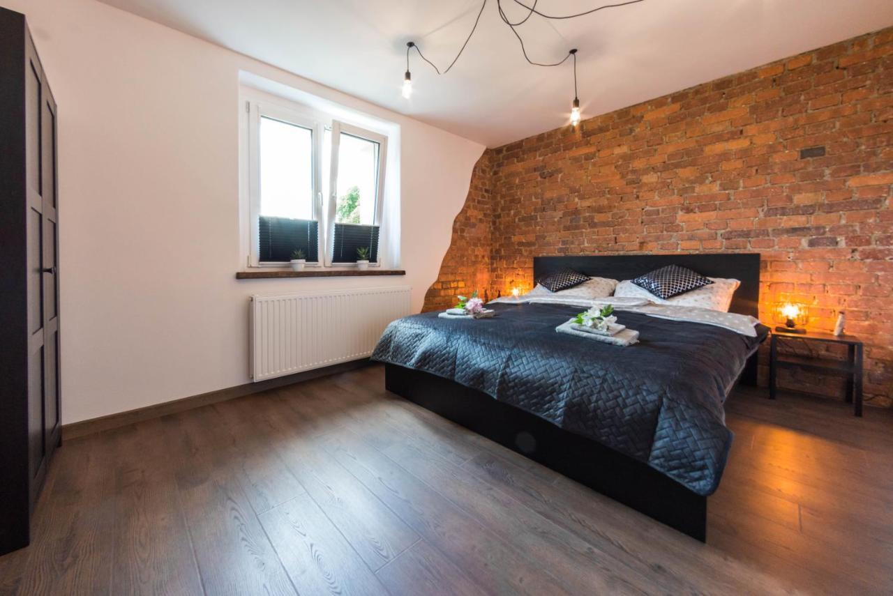 Apartament Wita Stwosza Jelenia Gora Exterior photo